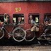 steve mc curry biciclette treno da dacca a peshawar pakistan 1983
