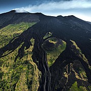 yann arthus bertrand flusso lava versante meridionale vulcano etna vicino ragalna
