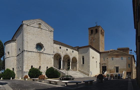 Duomo di Osimo - Immagine combinata ottenuta fondendo 4 scatti fotografici